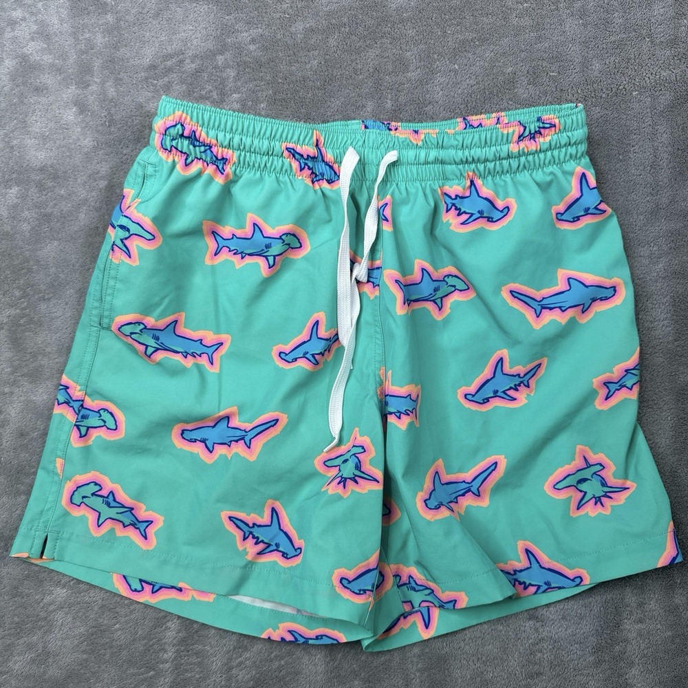 Chubbies Men's Medium Swim Trunk The Apex Swimmers Teal Sharks 5.5" Inseam